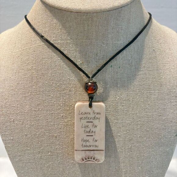 Vtg RK Productions Hand Cast Stone Carved Domino Pendant Necklace Black Cream OS - Picture 2 of 7